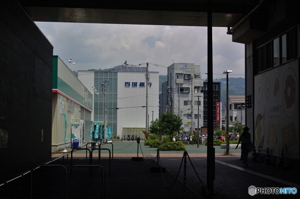 日陰で