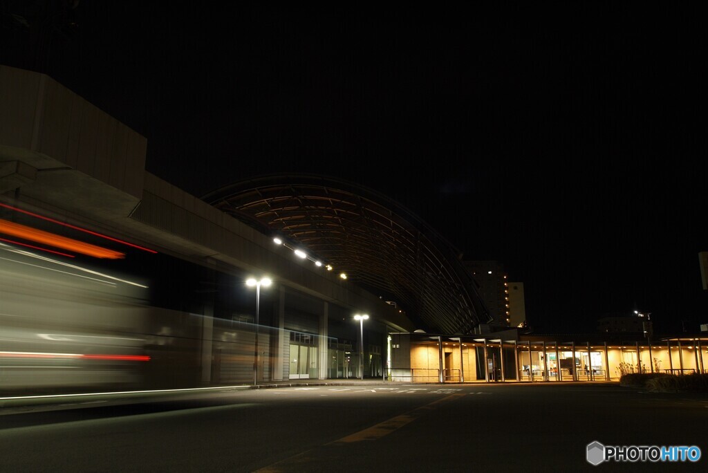 夜の景色①　高知駅