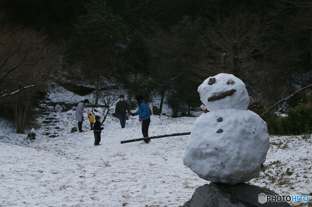 寒い～( ；∀；)③　雪だるま