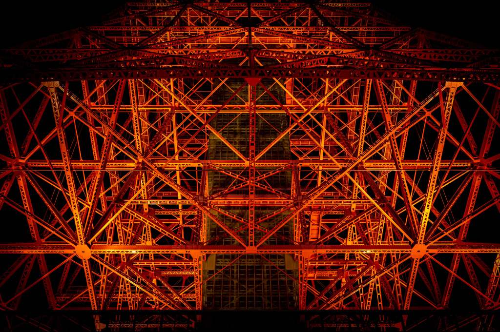 下から東京タワー