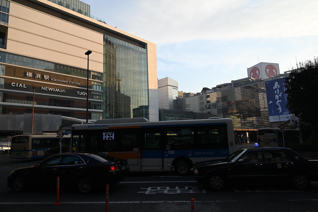 横浜駅・西口
