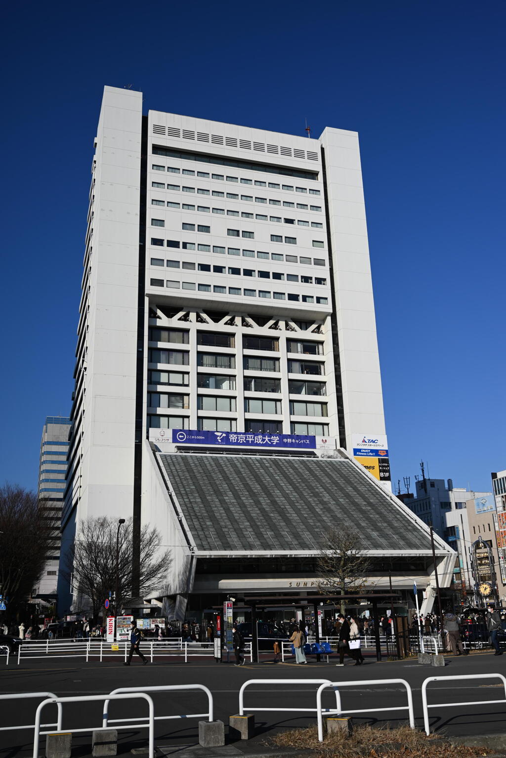 サンプラザ