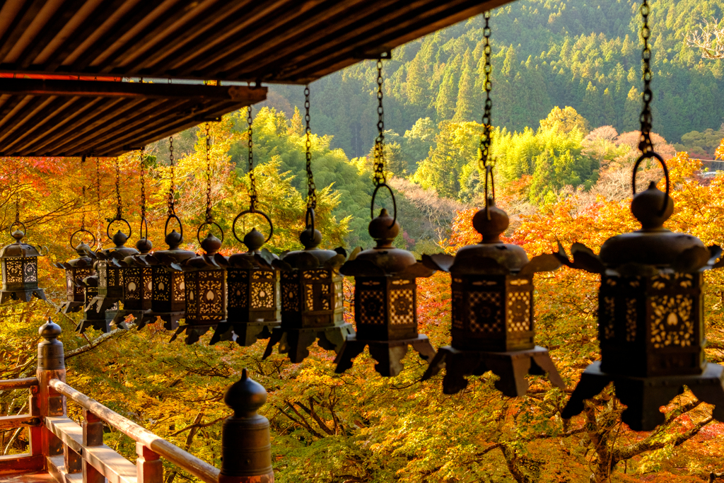 談山神社の吊り灯篭
