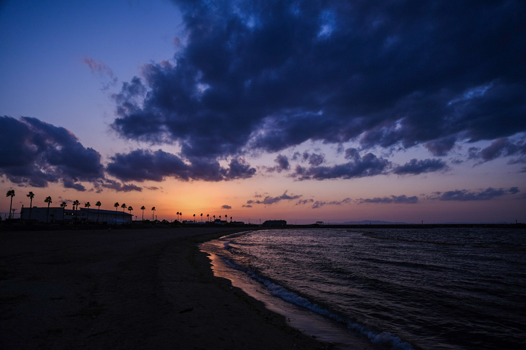 夕焼け海　走る雲