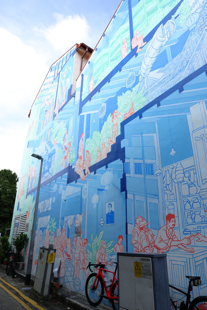 パステルではないが綺麗なブルー