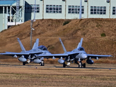 F-18？