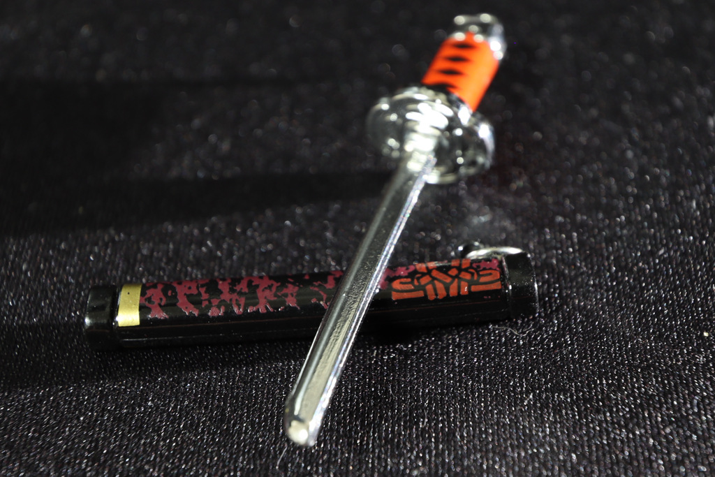 刀のキーホルダー