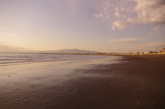 夕暮れの海辺