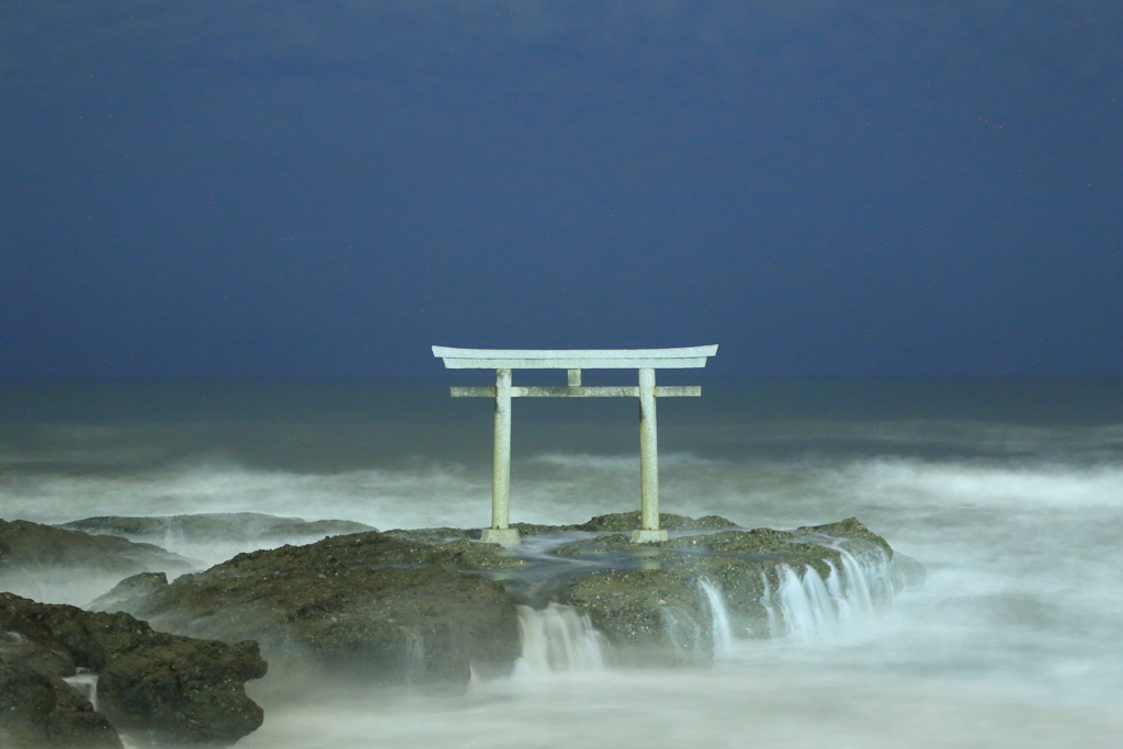 神磯の鳥居