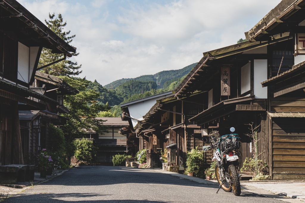 早朝の宿場町