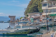 夏の漁村風景
