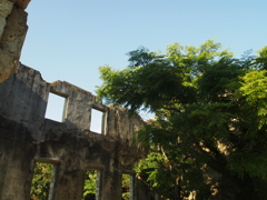 魚雷発射試験場跡　崩れた屋根