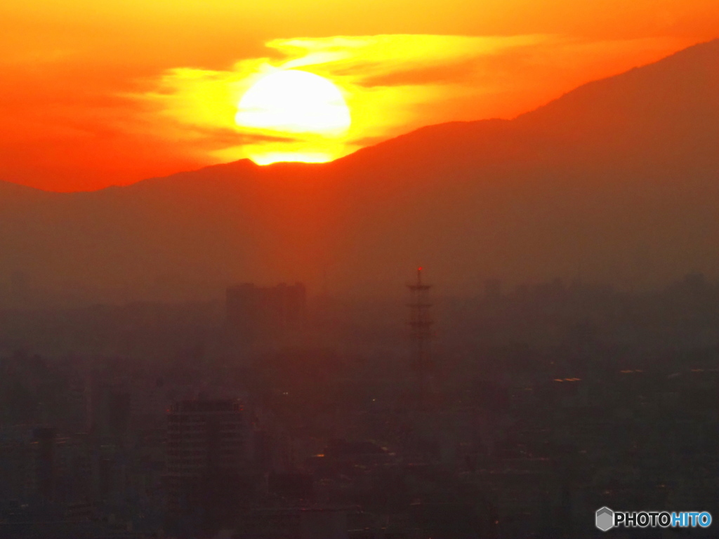 日が沈む