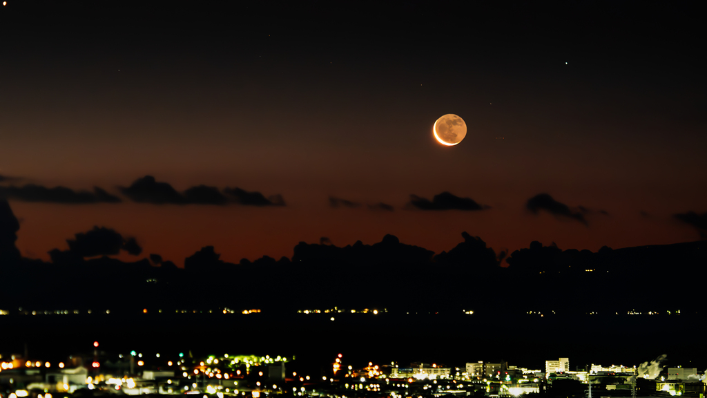 忙しい年の瀬の月