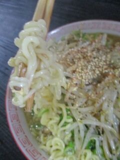 インスタントもやしアサリラーメン