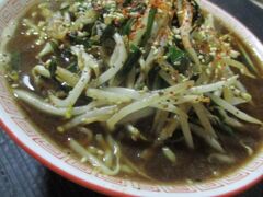 もやしにら味噌ラーメン