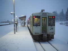 只見駅の冬