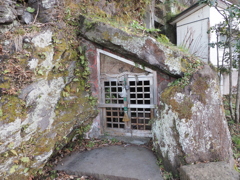 真鶴ししどの窟