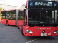 湘南台駅慶応大学連節バス