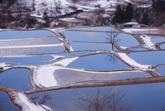 雪解け棚池