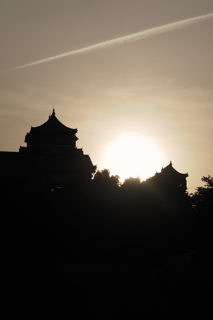 飛行機雲　熊本城