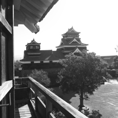宇土櫓最上階から大小天守を見る　熊本城