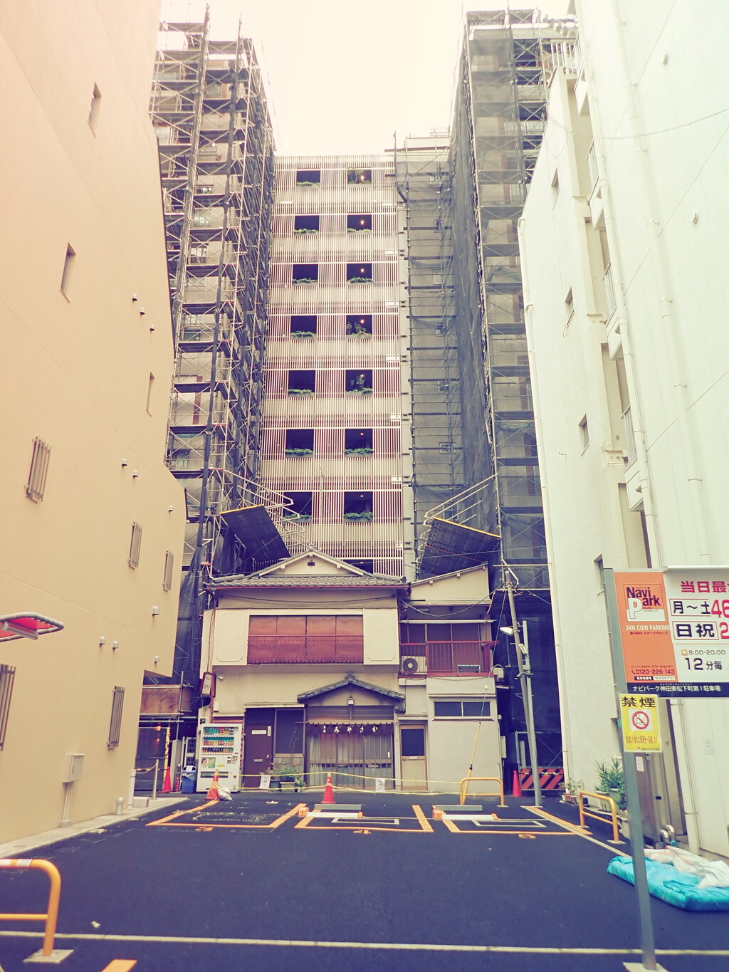 都会に取り残されたノスタルジー