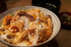 鳥つね 特上もつ入り親子丼