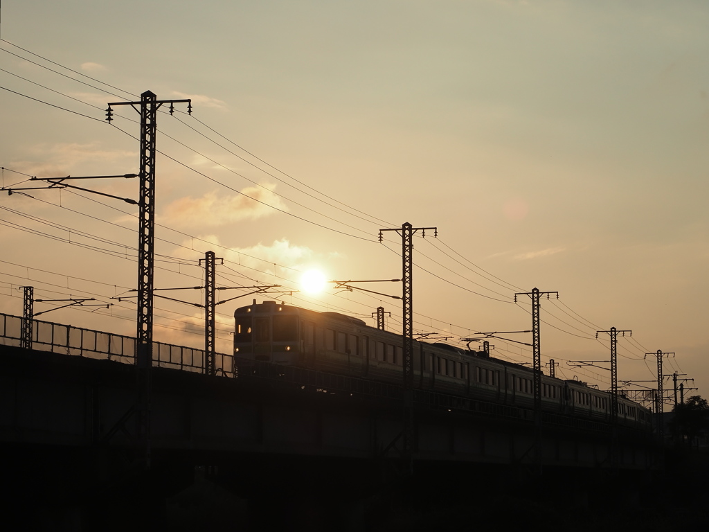 電車は走る