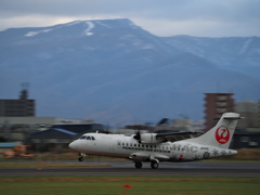 着陸と山