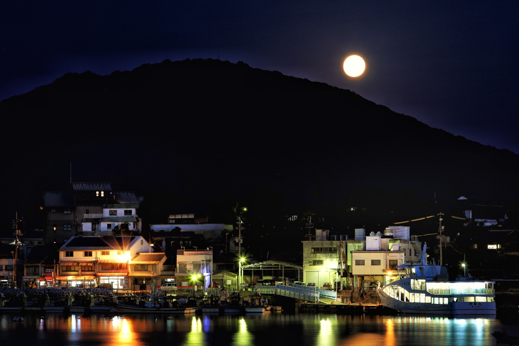 鞆の浦…夜の帷に包まれて