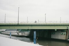 橋をわたる