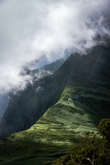 万太郎山を望む