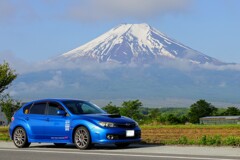 愛車と富士山