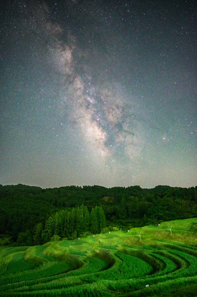 棚田に登る天の川