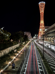 神戸ポートタワーへ続く道