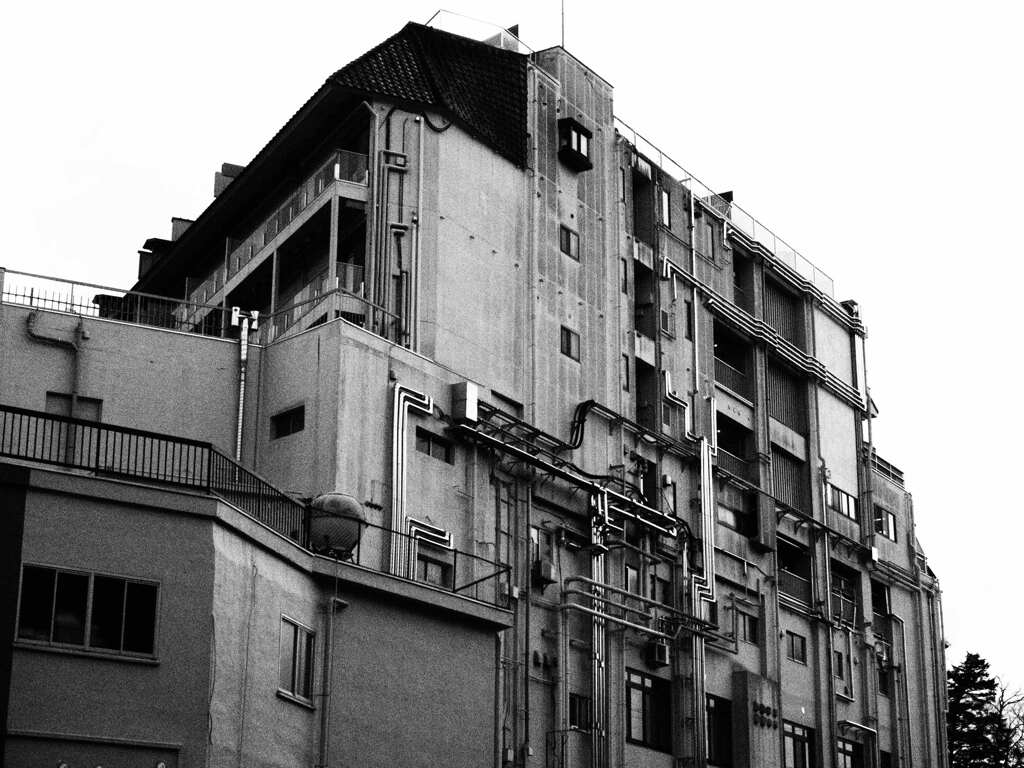 部屋をつなぐ配管類