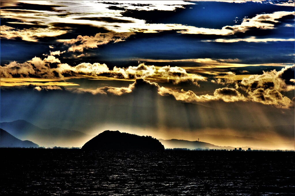 琵琶湖光芒　５