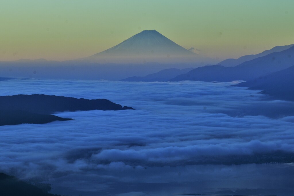 雲上の富士山