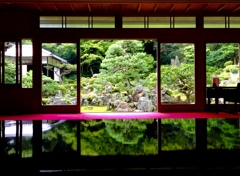 映る庭園