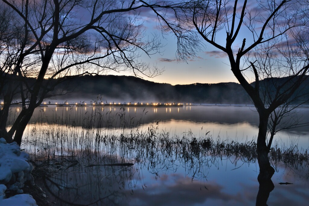 余呉湖の夜明け