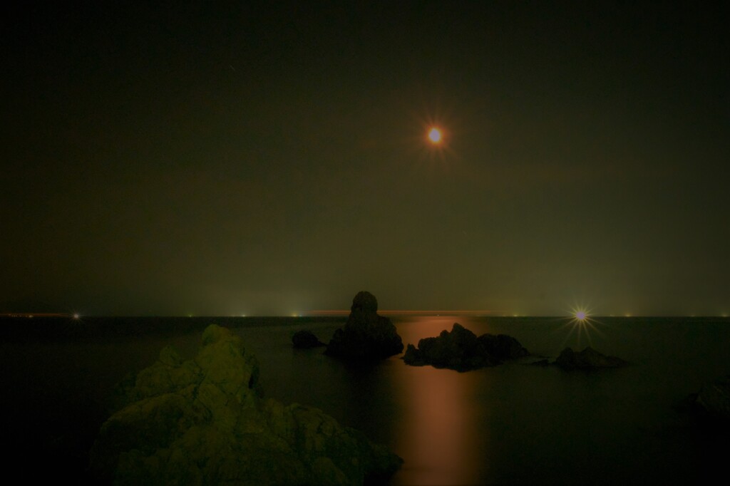 夜の海