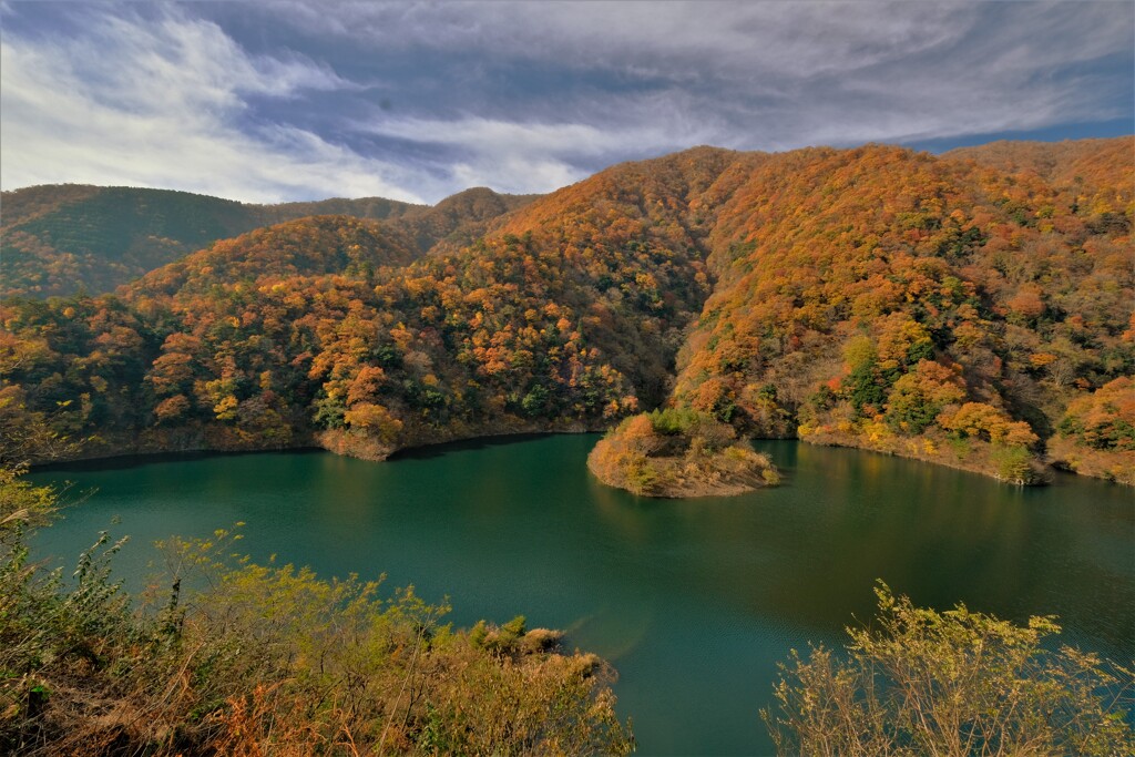 晩秋の白龍湖　２