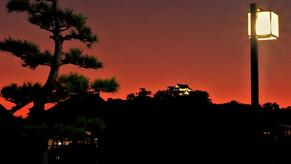 秋夕暮れ彦根城　２