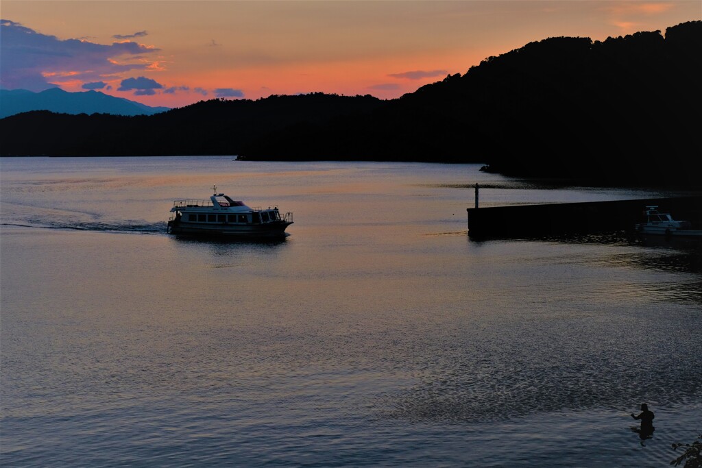 琵琶湖夕暮れ通船
