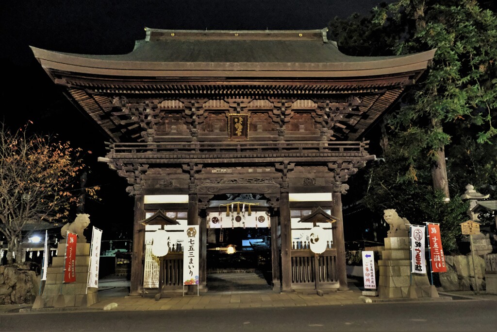 日牟禮八幡宮楼門