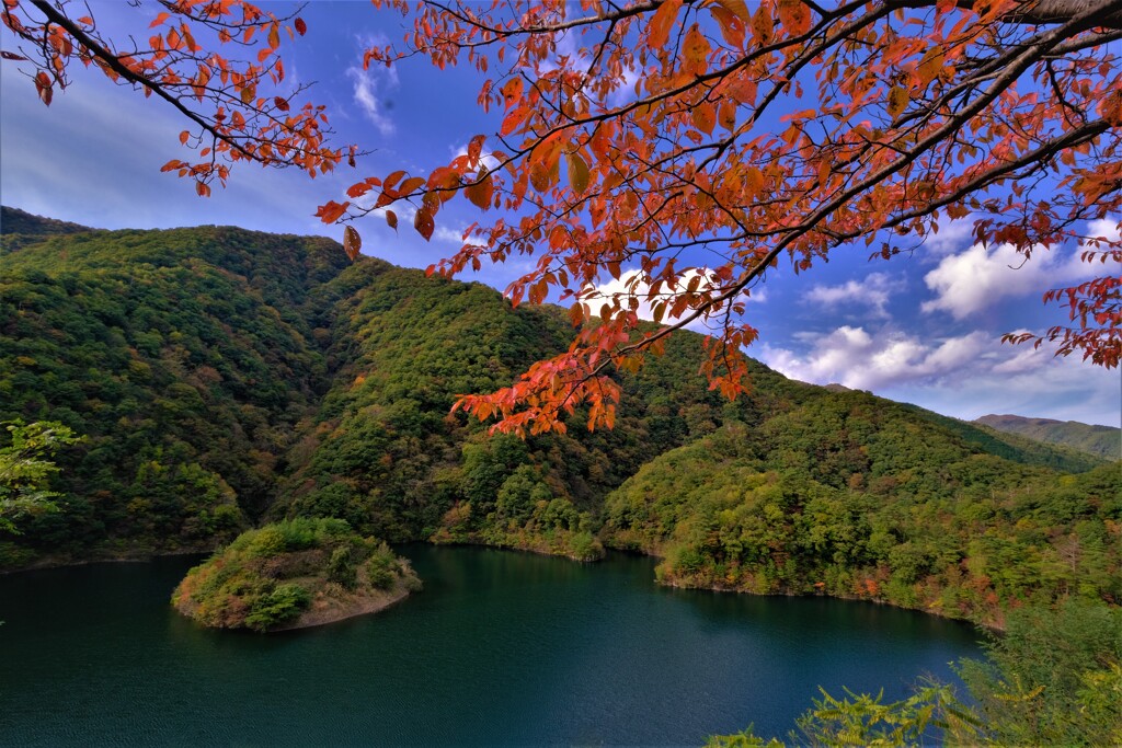 秋色の白龍湖　５