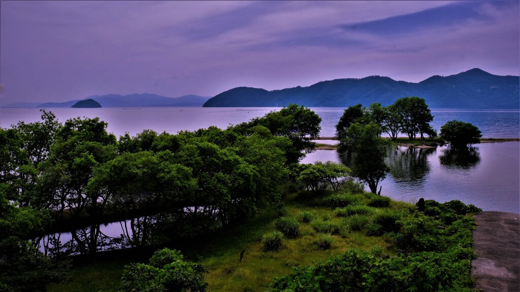梅雨間の奥琵琶湖
