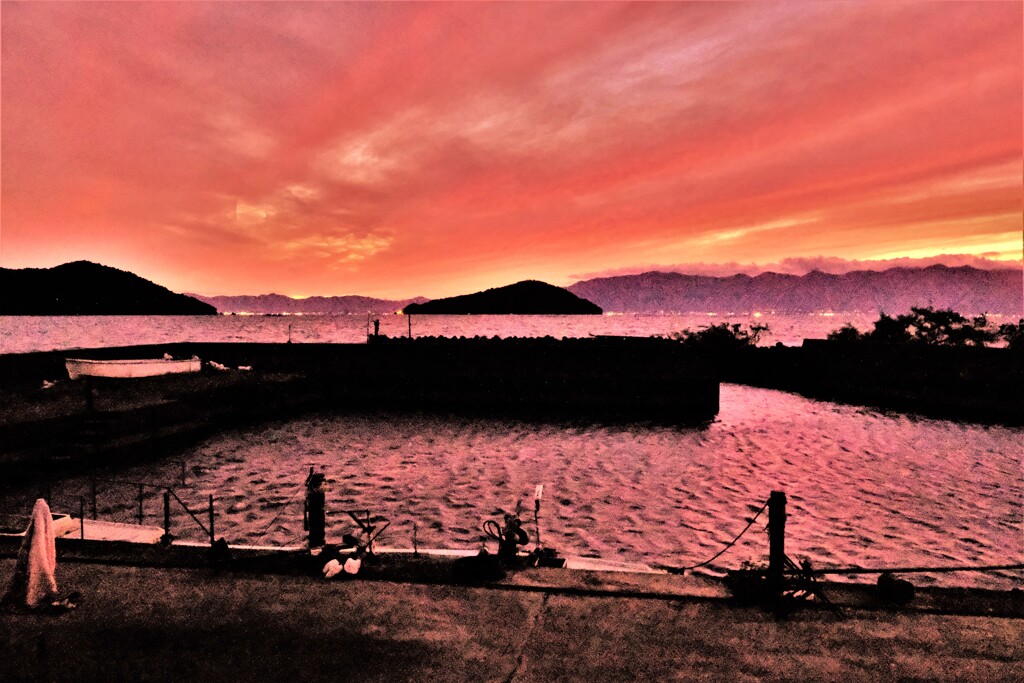 栗見出在家漁港夕暮れ