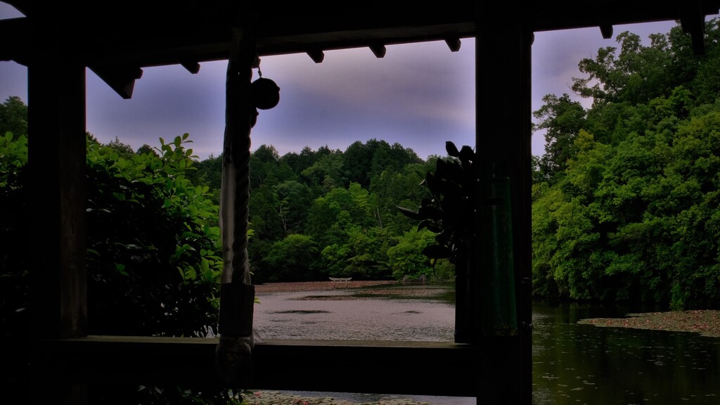 弁天池遥拝所　　　名坂大池寺自然公園